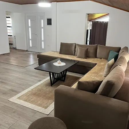 Quiet Space Гостевой дом Farke e Madhe